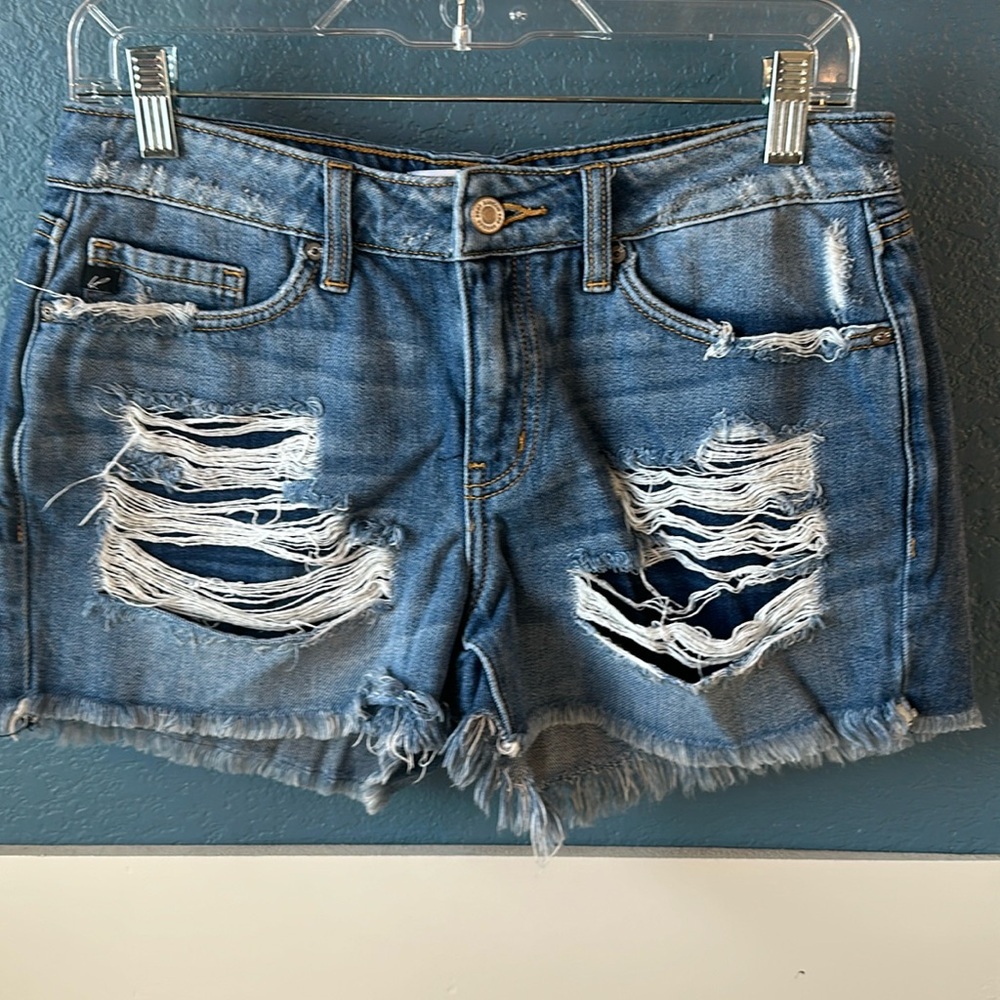 Kancan frayed denim shorts, size 7/27
